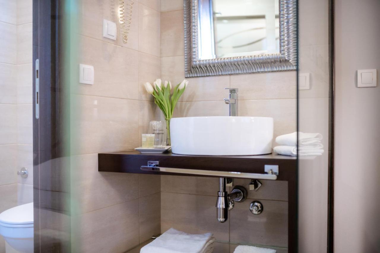 Luka De Luka Suites Belgrado Buitenkant foto