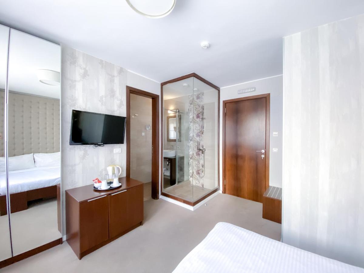 Luka De Luka Suites Belgrado Buitenkant foto