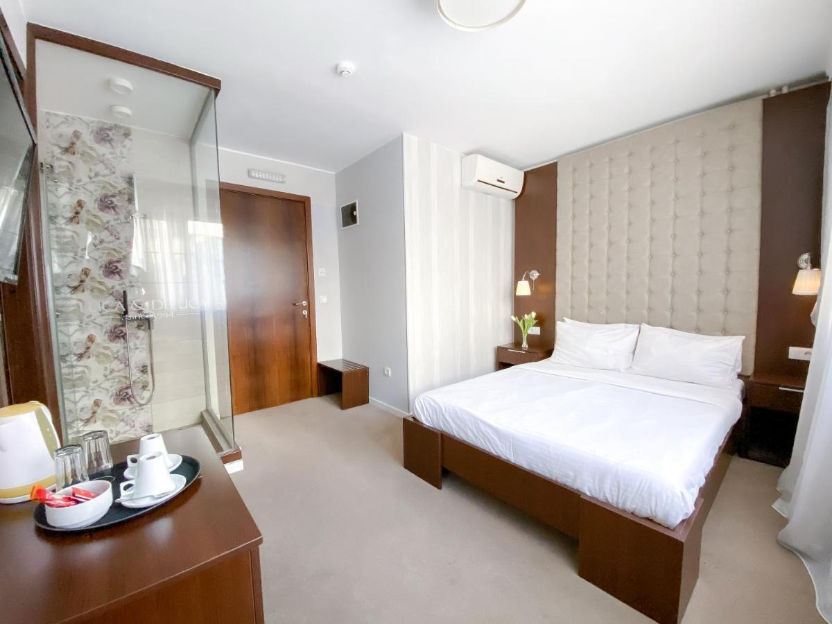 Luka De Luka Suites Belgrado Buitenkant foto