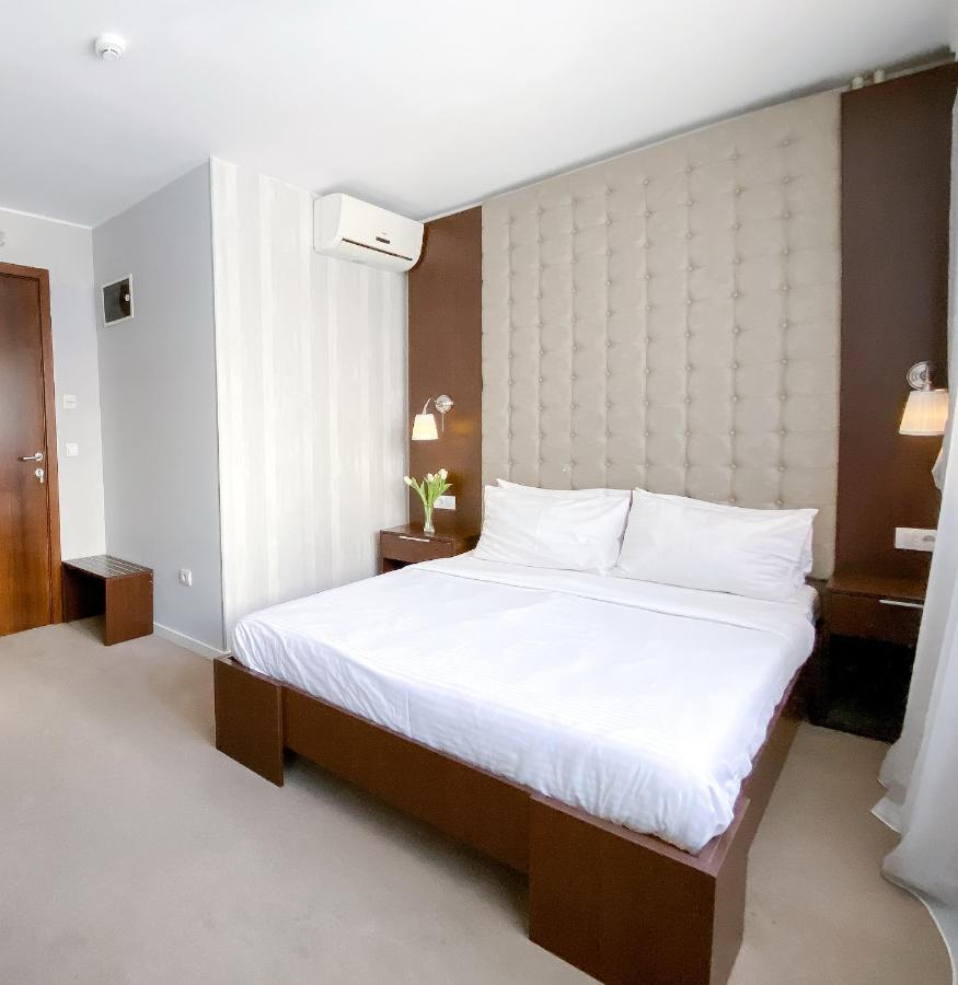 Luka De Luka Suites Belgrado Buitenkant foto